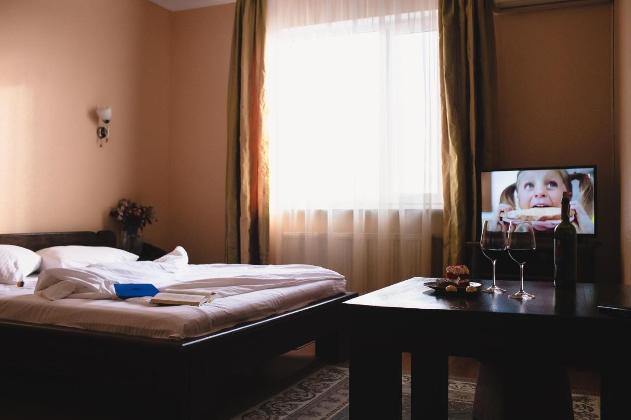 Aivengo Hotel Kolodenka Bagian luar foto