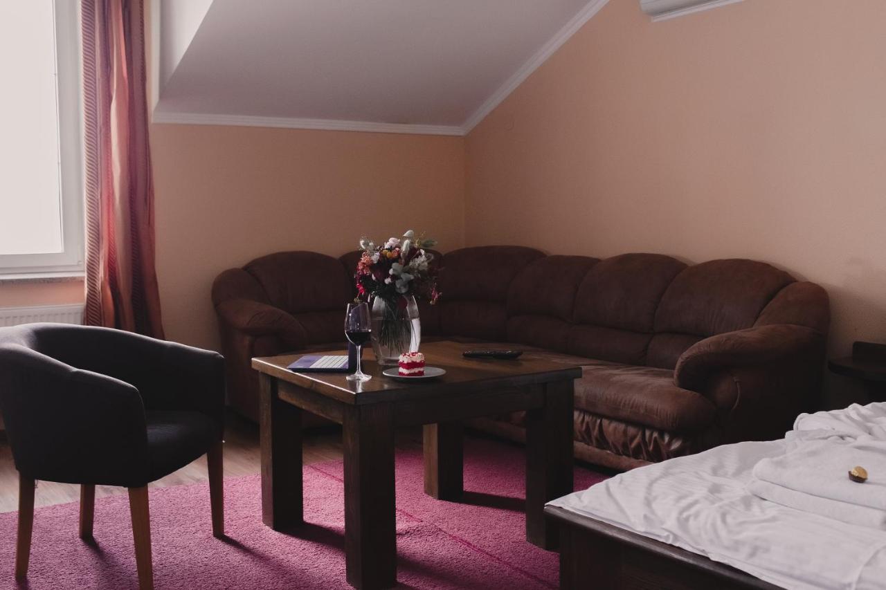 Aivengo Hotel Kolodenka Bagian luar foto