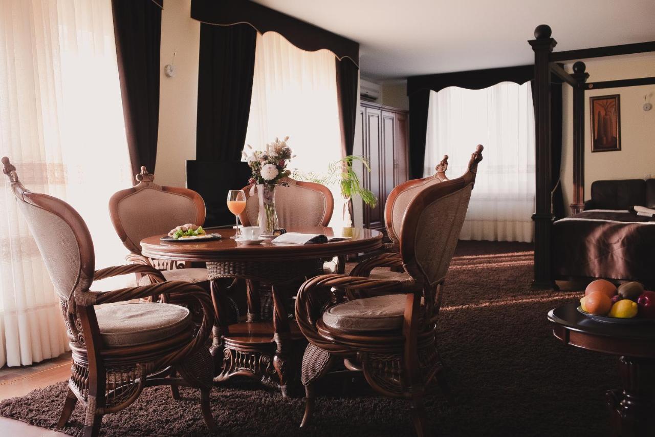 Aivengo Hotel Kolodenka Bagian luar foto