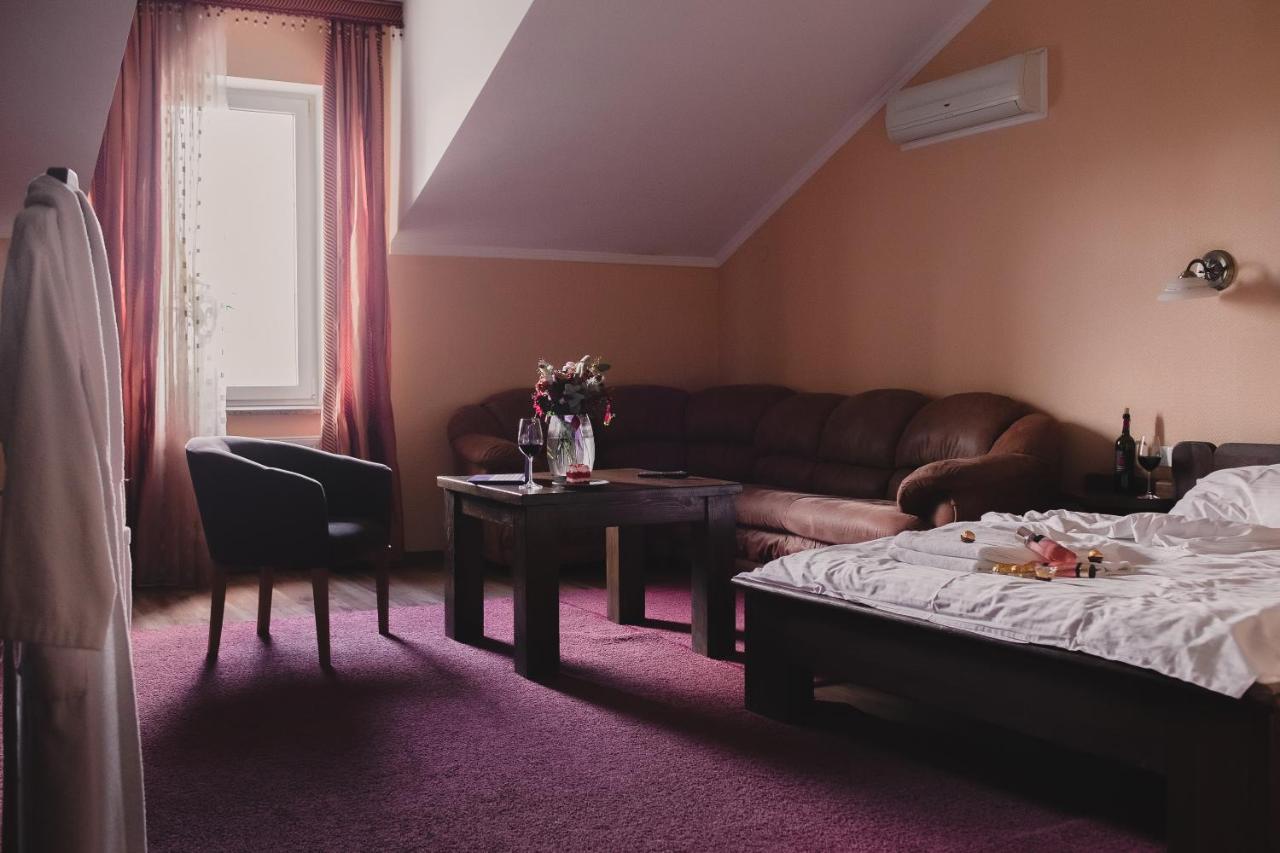 Aivengo Hotel Kolodenka Bagian luar foto